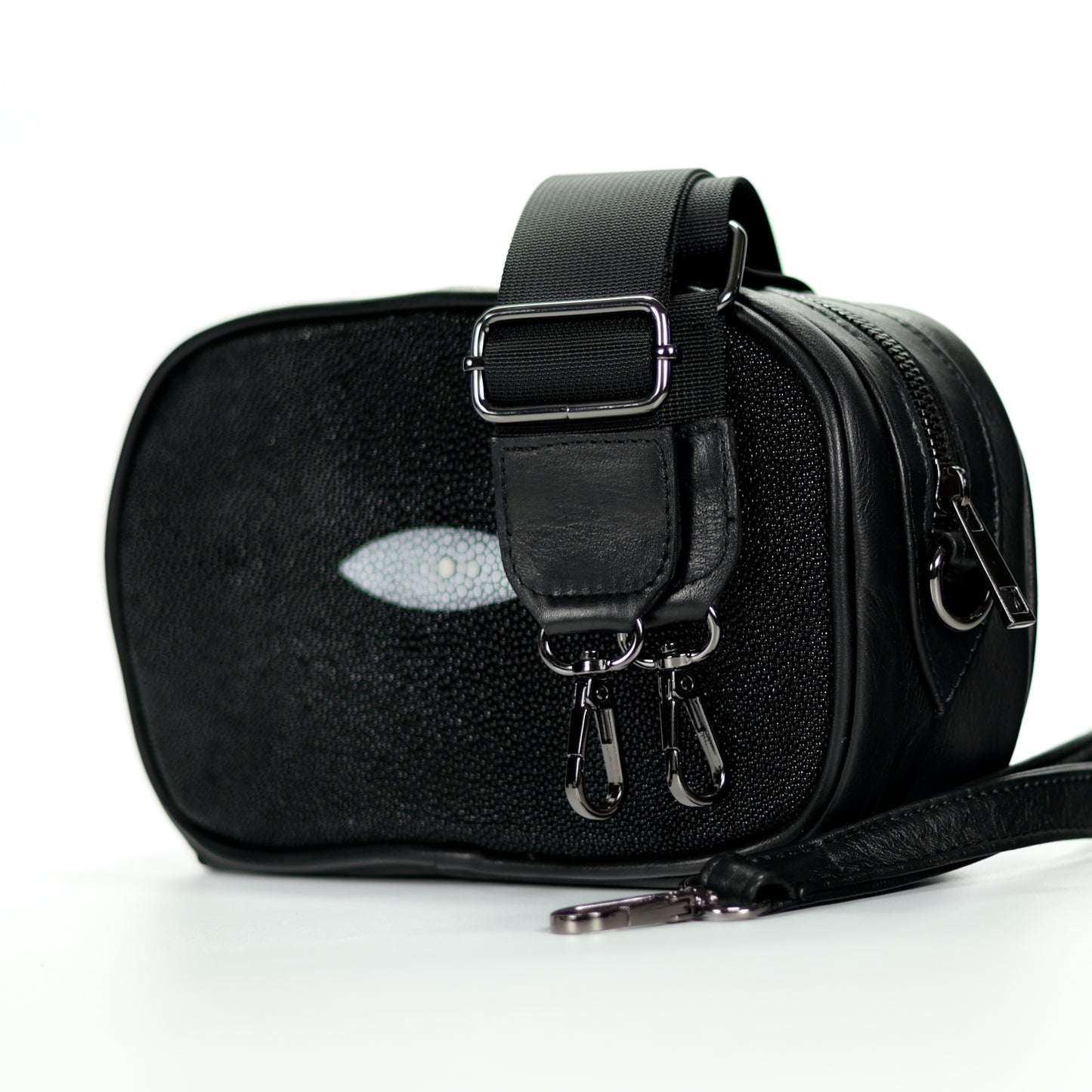XL Coliseum: King Manta Ray. Shoulder strap