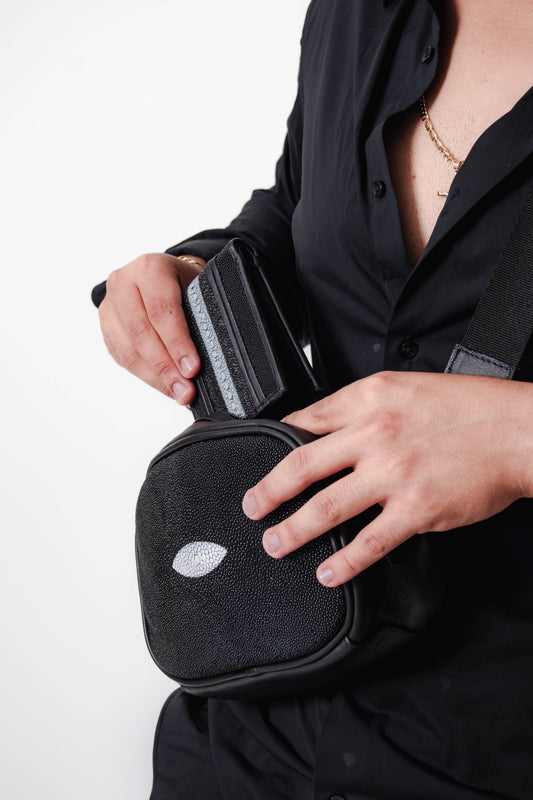 XL Coliseum: King Manta Ray. Shoulder strap