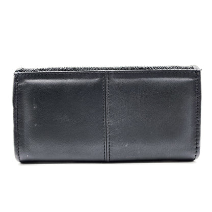 Central: Mantarraya Wallet (for her).