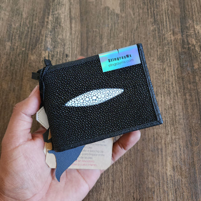 Central: Mantarraya Wallet (for him).