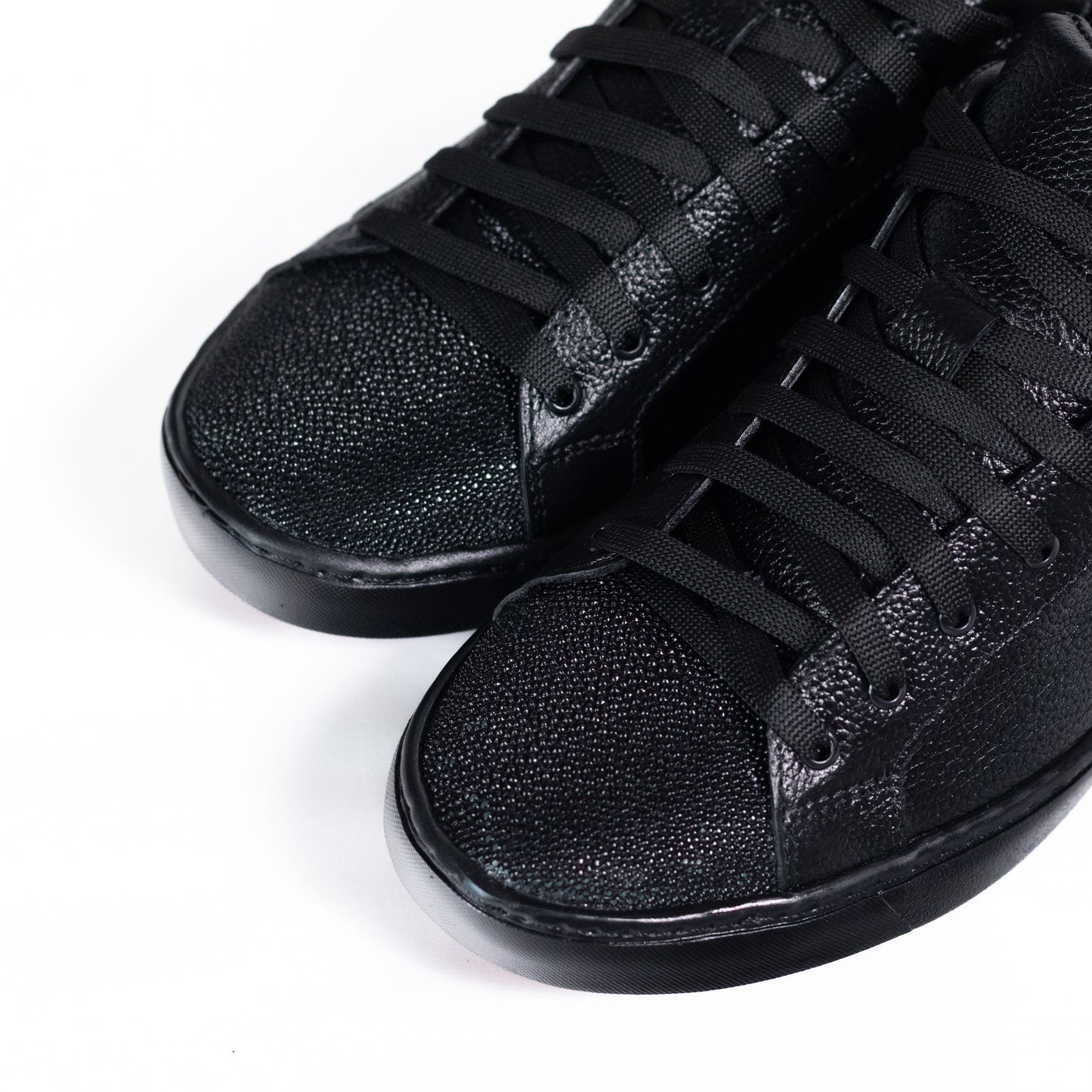 Tenis Piel Mantarraya. Clasico