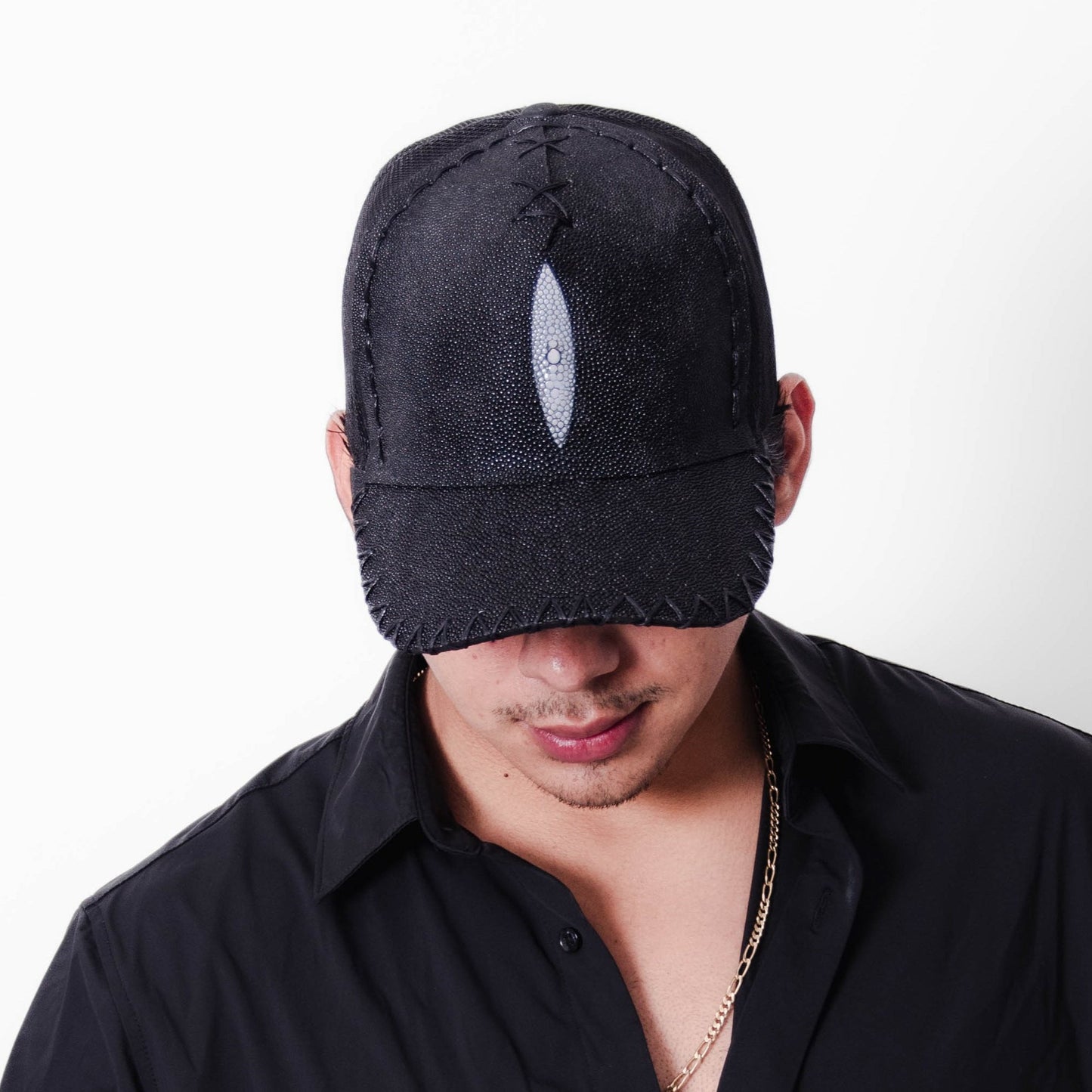 Corona: Gorra Piel de Mantarraya Rey.